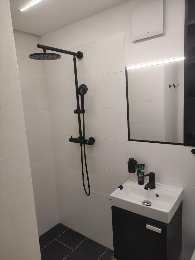 Black & White Apartment *